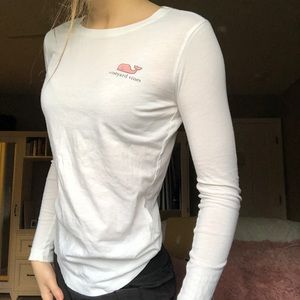 white vineyard vines shirt